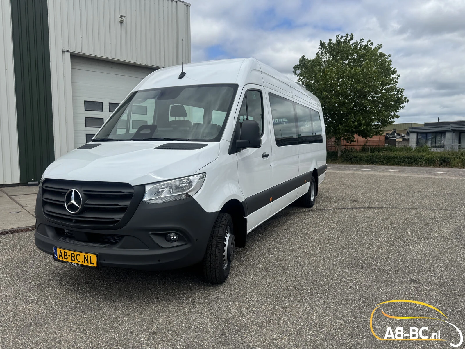 Mercedes-Benz Sprinter 2026 - Transfer 45, 23 Seats, Euro 6 image 9