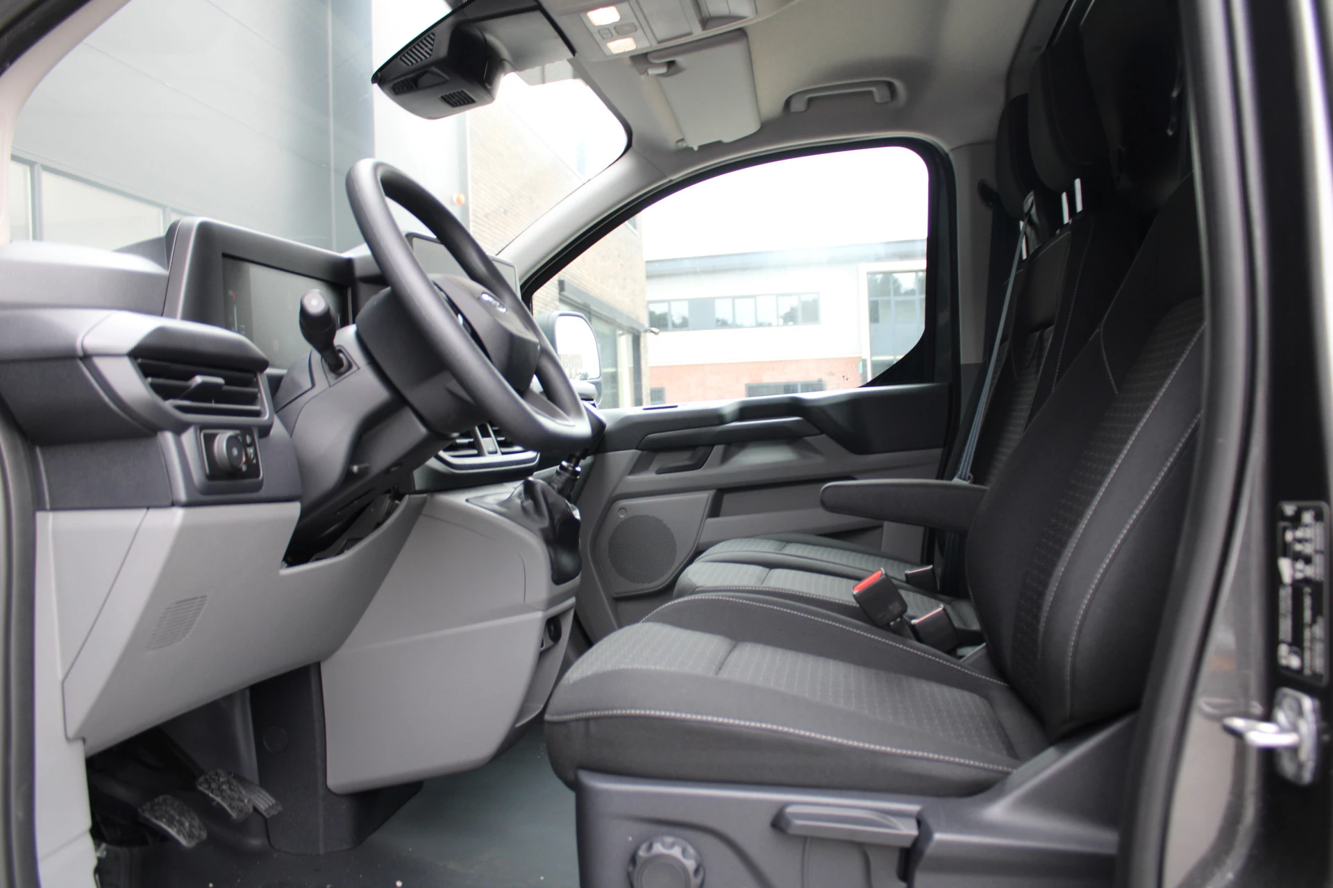 Ford Transit Custom 2024 - 320 2.0 TDCI L2H1 Trend 136pk - Carplay - Android - LED koplampen - Stoelverwarming - 70l tank - Rijklaar obrázek 13