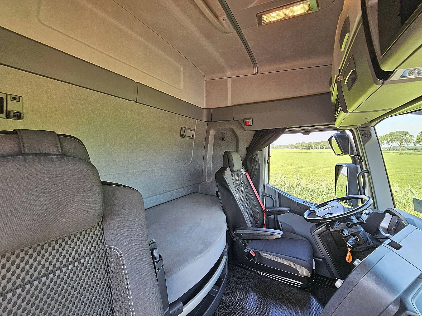 Renault 2019 - T 460 immagine 15