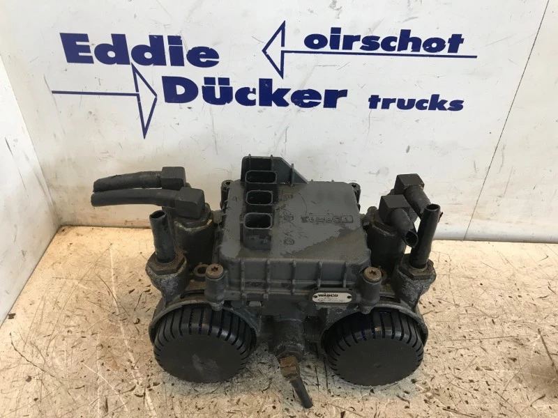 DAF - 1867002 REAR AXLE MODULATOR EBS-3 WABCO 4801061050 (MORE PIECES IN STOCK) afbeelding 1