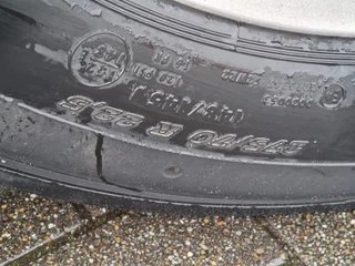 Volvo FH 2013 - 13.460 Globetrotter XL 6x2 - Box with side doors - Loadlift + Kelberg trailer 2012 with loadlift afbeelding 19