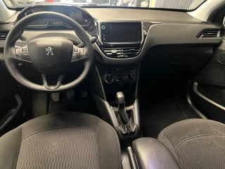 Peugeot 208 2017 - 1.2 PureTech Blue Lion - Distr Vervangen - 2e eigenaar - Nav - Cruise bild 3