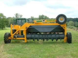 Menart 4300 SP tractor aangedreven na prodej
