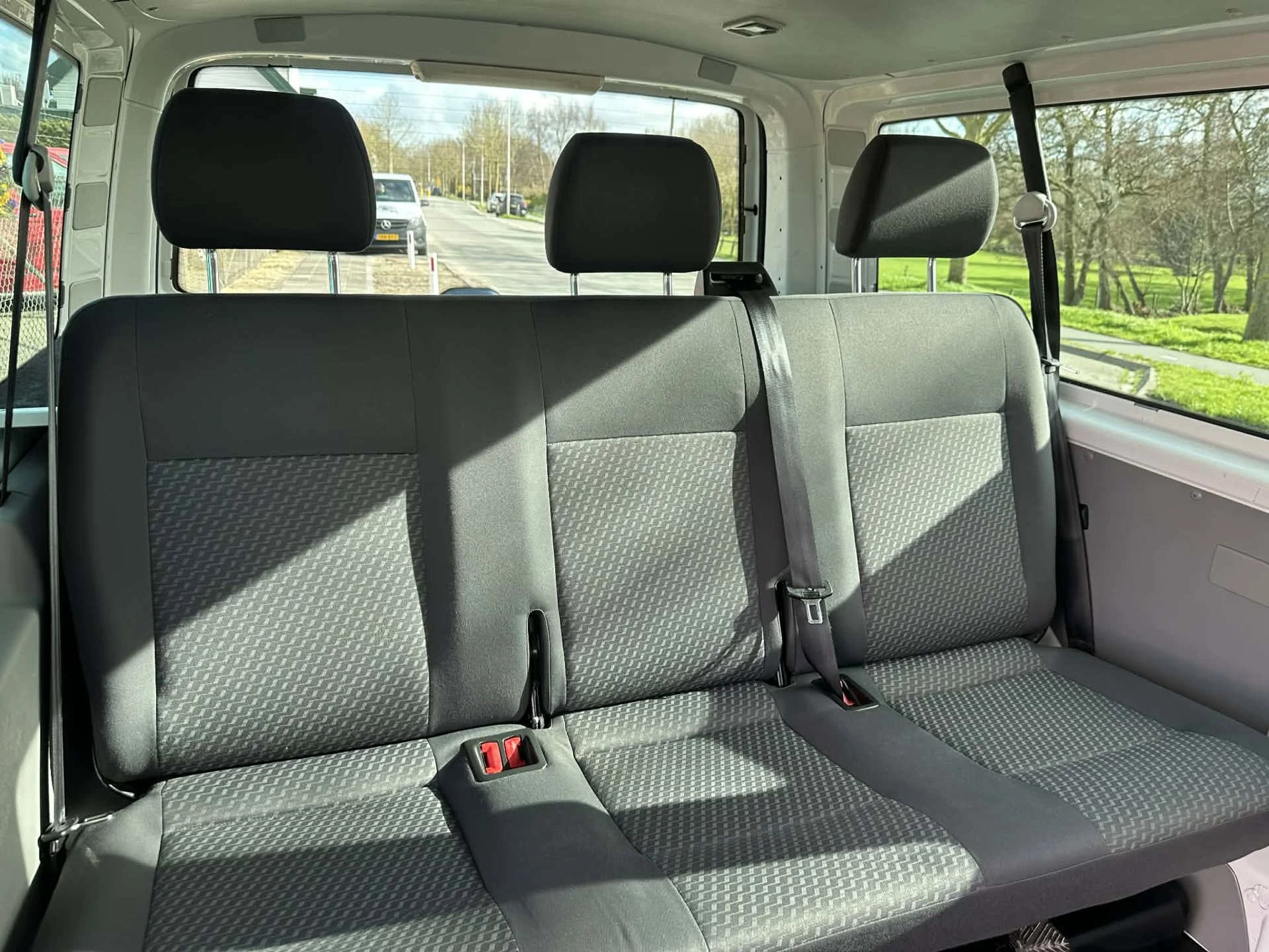 Volkswagen Transporter 2013 - Kombi 2.0 TDI L2H1 BlueMotion 3 + 3 + 3 Marge afbeelding 45