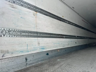 Schmitz Cargobull N/A 2012 - THERMO KING SLXE200 BPW AXLE image 4