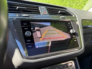 Volkswagen Tiguan 2018 - 1.4 TSI ACT Highline R-Line Automaat Panodak Trekhaak 1eEigenaar !!NIEUWBINNEN!! image 22