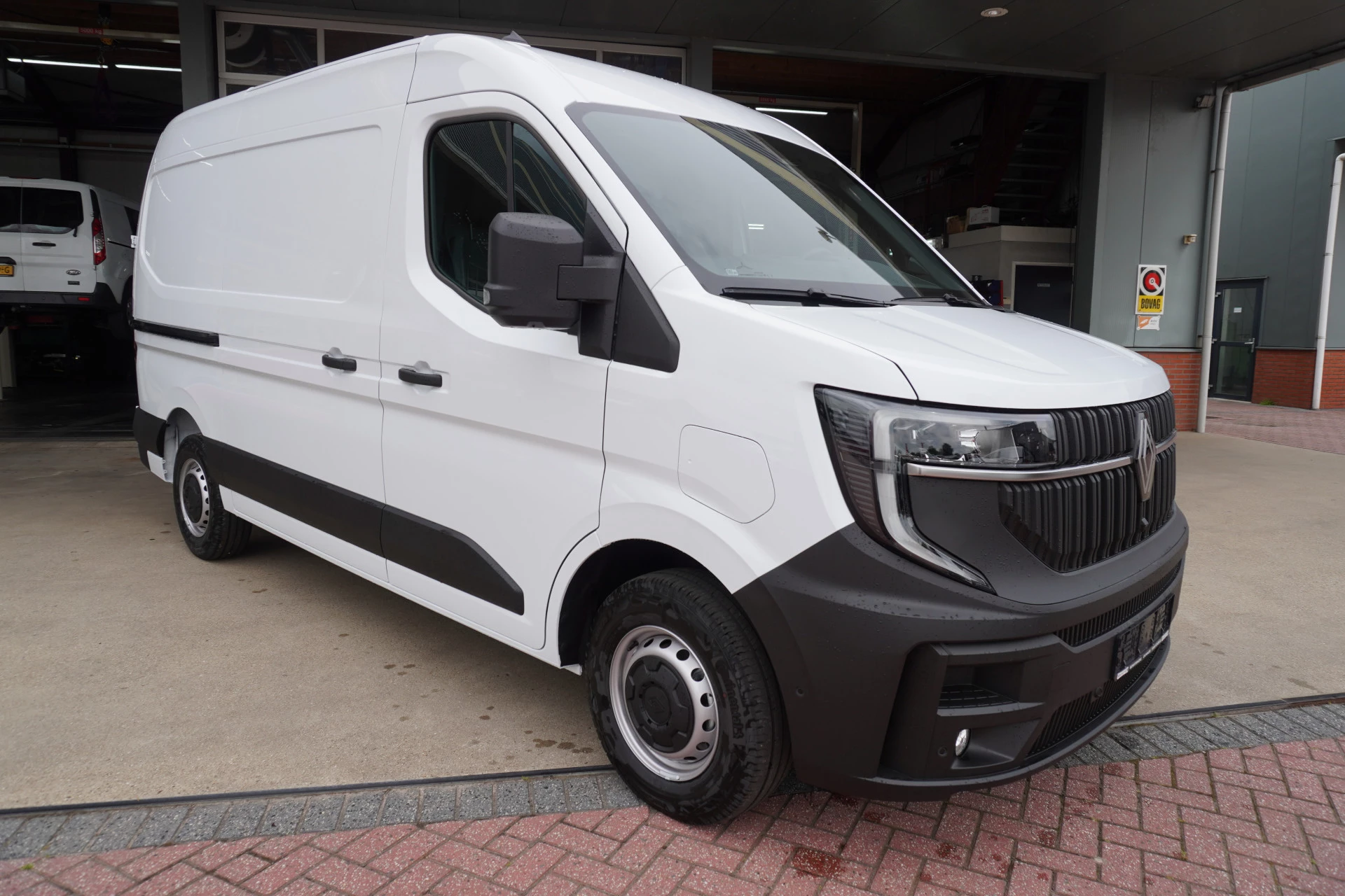 Renault Master 2026 - E-Tech T35 L2H2 Advance long range 87 kWh 143PK Automaat image 2