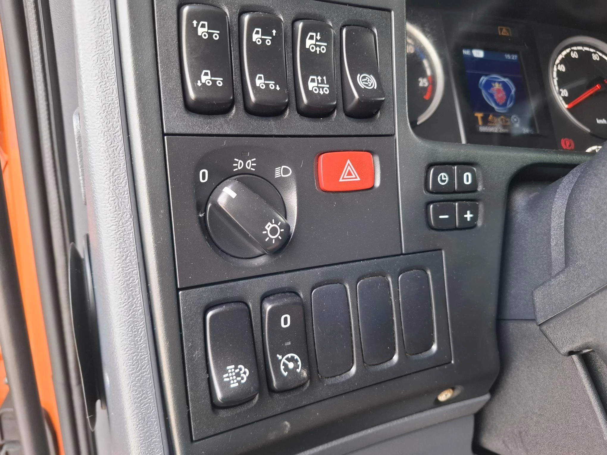 Scania G 2014 - G450 / ADR / RETARDER / DOUBLE TANK / FRIDGE / FULL-AIR / AUTOMATIC / EURO-6 / 2014 Bild 20