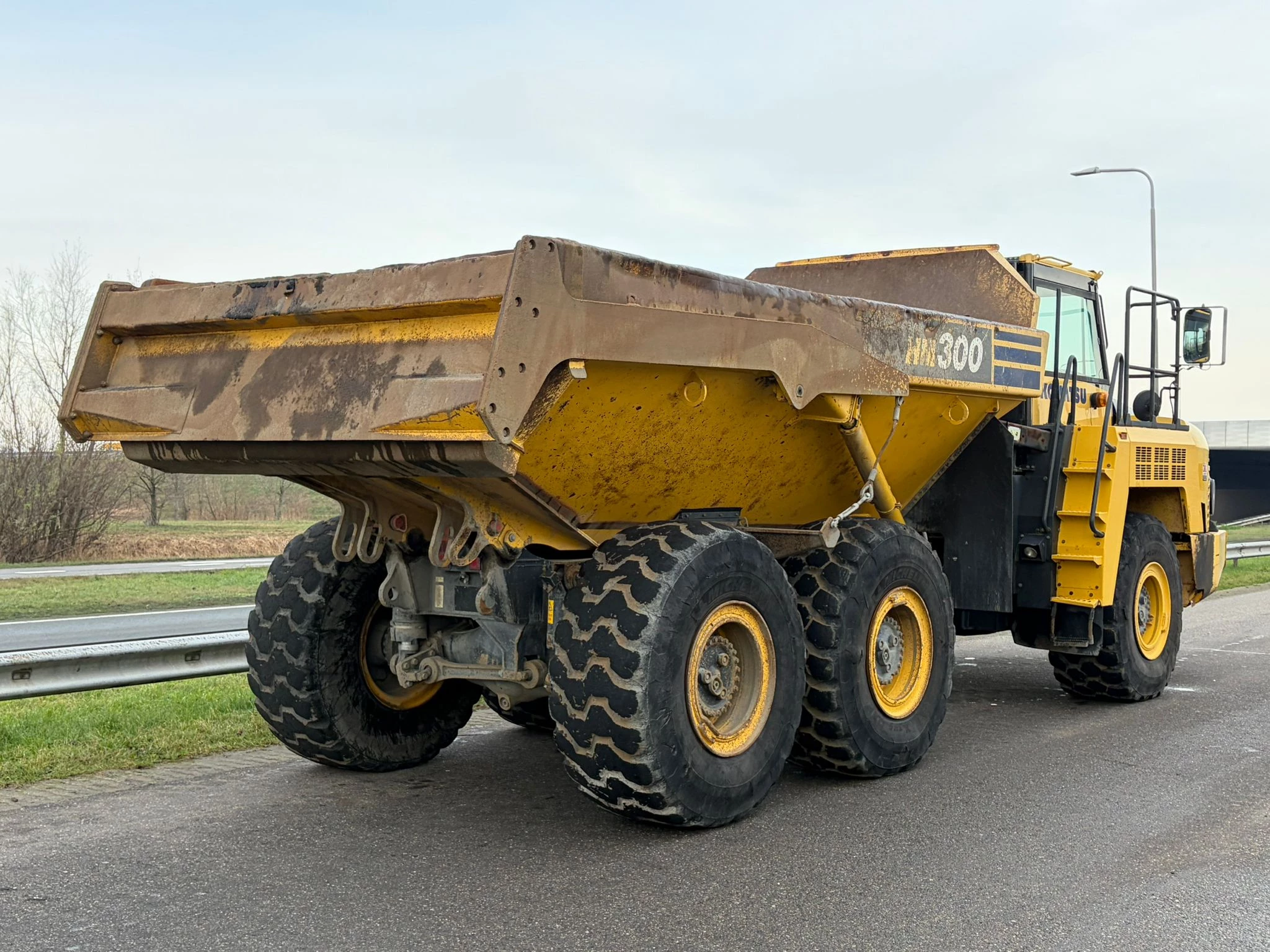 Komatsu HM300-3 2015 immagine 3