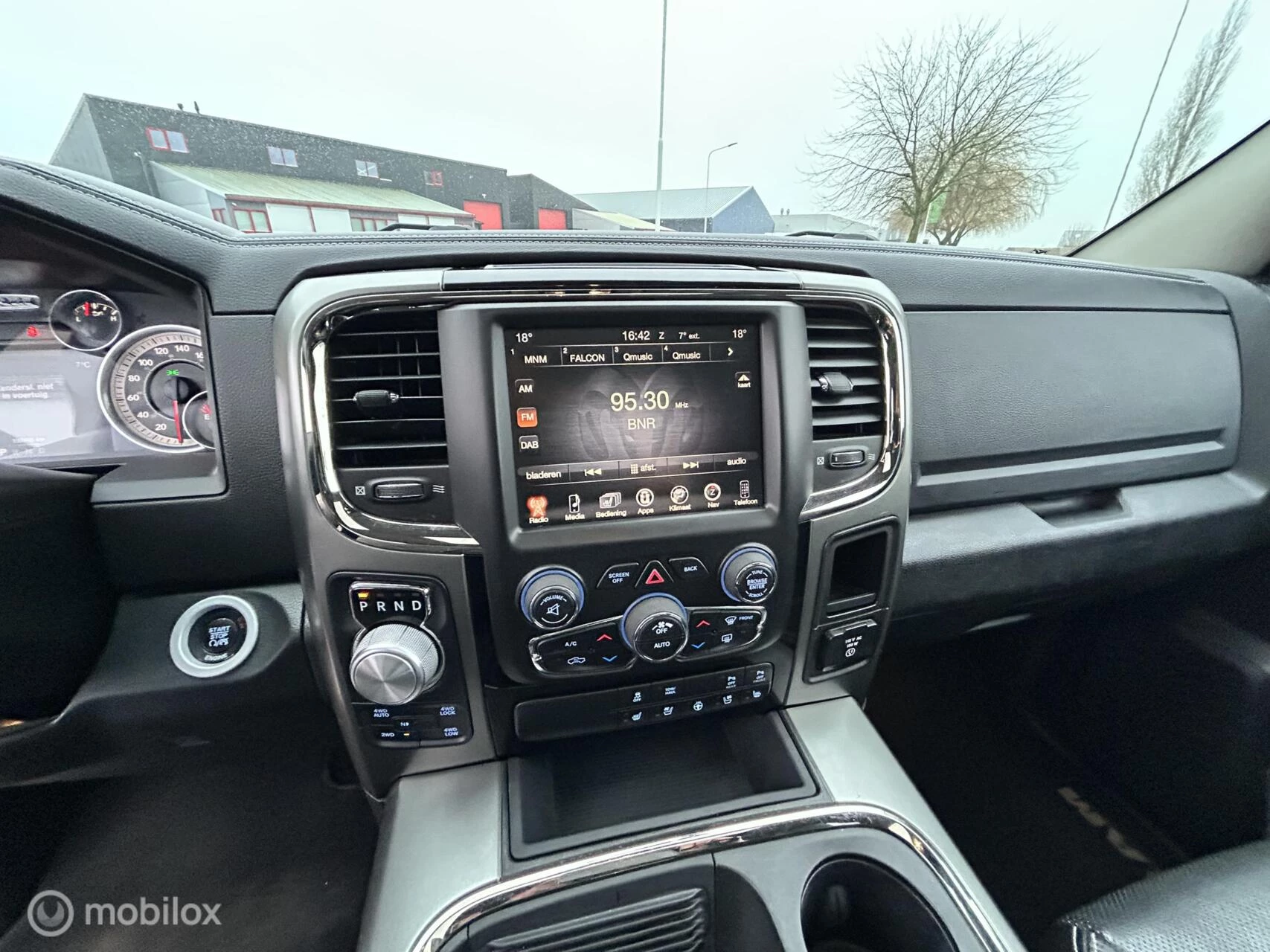 Dodge Ram 1500 2016 - Sport 5.7 V8 Crew Cab 6'4 lpg 4x4 Bild 10