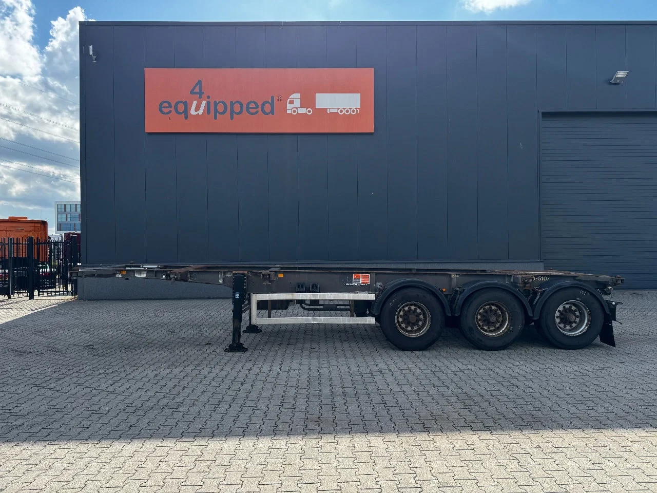DESOT 1994 - 20FT/30FT ADR-Chassis, Liftachse, Heckbundig, 2x vorhanden afbeelding 1