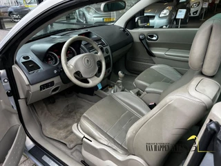 Renault Mégane 2006 - Coupé-Cabriolet 2.0-16V Privilège Luxe immagine 8