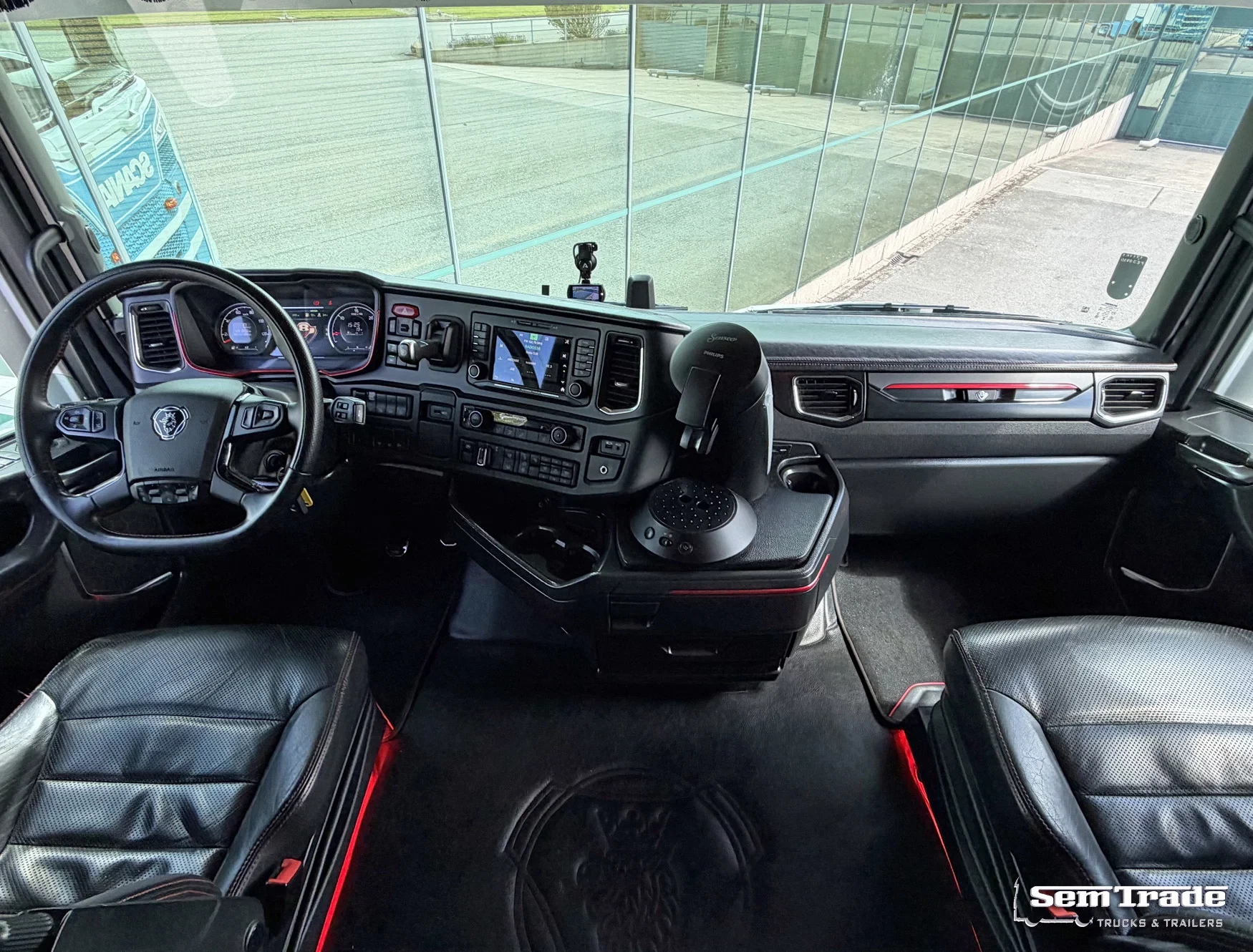 Scania S 2017 - S730 V8 NGS KING FULL OPTIONS SPECIAL INTERIOR SPECIAL SHOW TRUCK IN NEW CONDITION obrázek 9