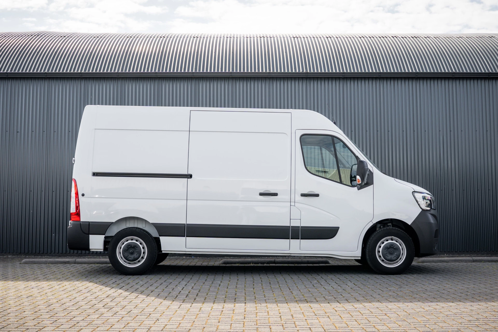 Renault Master 2022 - **Bleu DCI 135PK | L2H2 | Nieuw | Navi | 3-Zits | LED | Cruise | Airco** zdjęcie 6