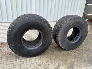 Michelin N/A - 23.5R25 used tires (set of 2) obrazek 1
