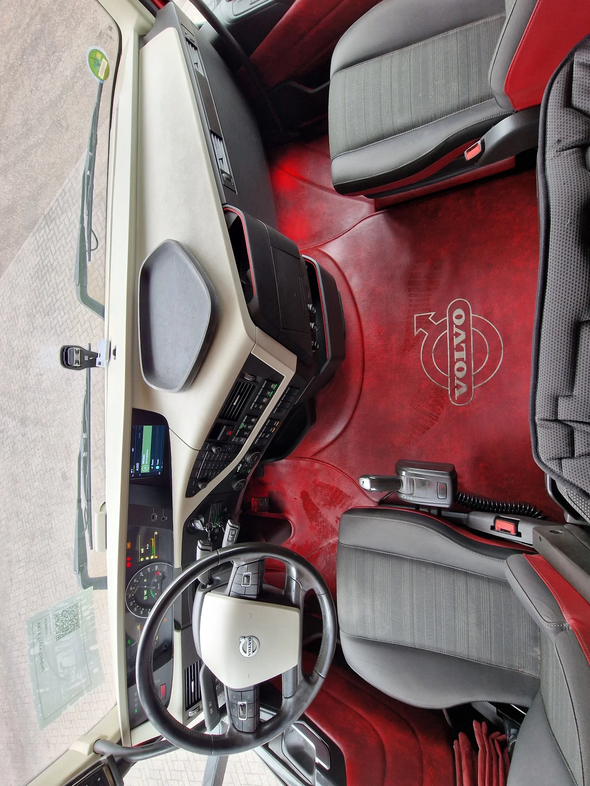 Volvo FH 2020 - 13.540 Globetrotter 8x4*4 - Chassis - 3.7 WB - Full air - PTO obrázek 19