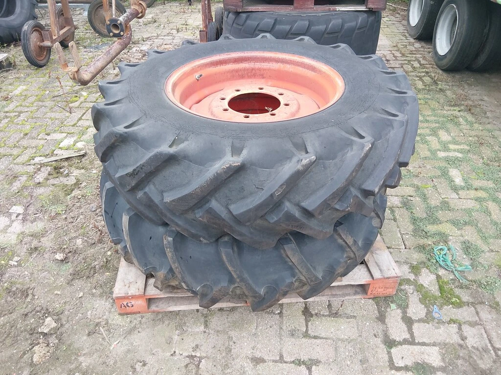 CLAAS Wielen 14.9 R26 ZF Steek afkomstig van Claas Combine obrázek 1