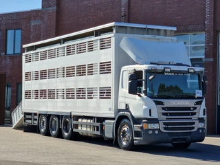 Scania P 2013 - P400 8x4*4 - 2/3 deck livestock Guiton 29.78M2 - Retarder - Steering axle te koop