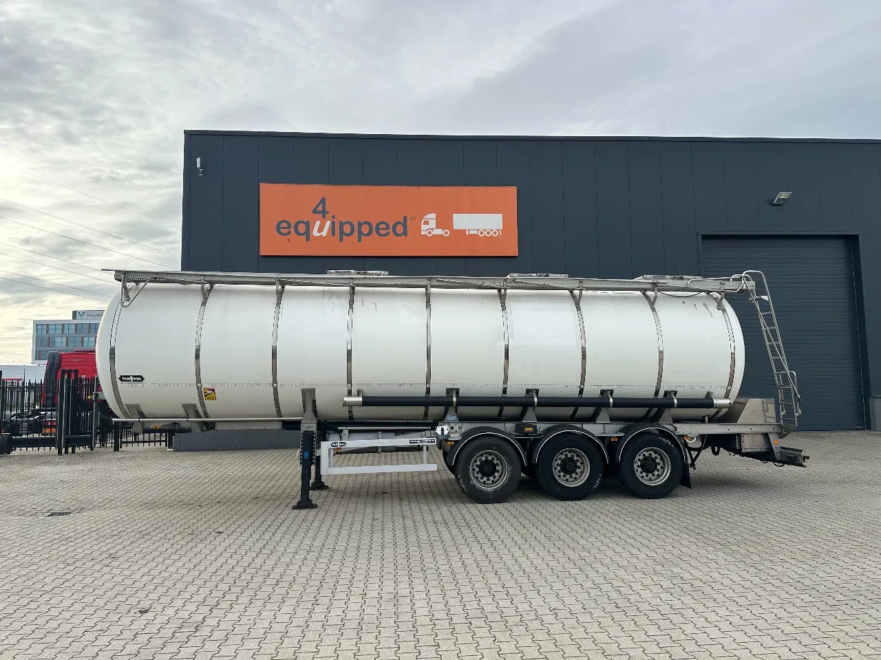 Van Hool 2015 - FOOD / 39.000L / 3-COMP / INOX / NL-trailer image 3