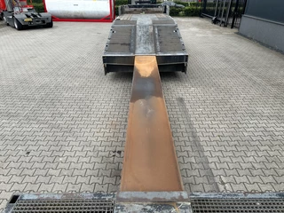 Broshuis N/A 2017 - 3ABSD Lowloader 3-axle / GVW: 59.000kg / Neck: 23.000kg / hydraulic steering + ramps + loading table / 4.60m extendable / winch / liftaxle image 40