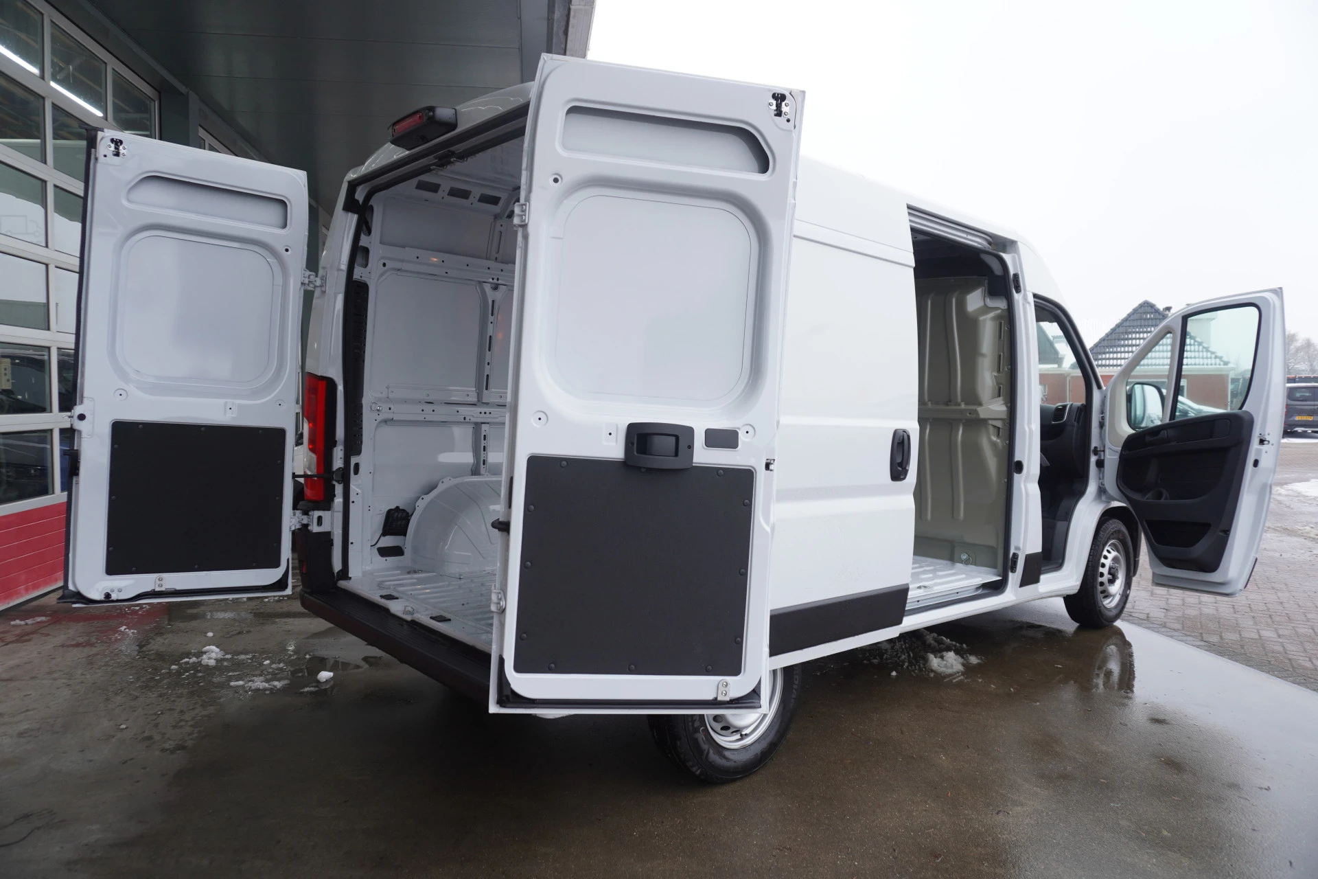 Citroën Jumper 2024 - 2.2 BlueHDi 140PK S&S L2H2 3.5t Automaat obrázek 5