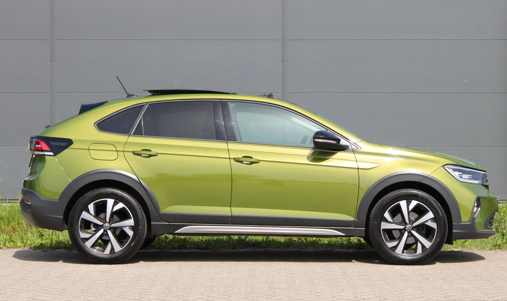 Volkswagen Taigo 2022 - 1.0 TSI Style Automaat Panodak Carplay Keyless Stoelverwarming VisualGreen afbeelding 4