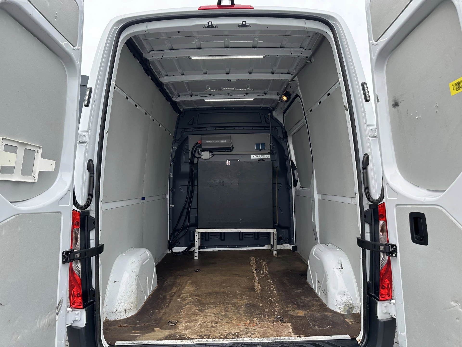 Mercedes-Benz Sprinter 2020 - 314 CDI 143 PK AUTOMAAT / L1H2 / 1e EIGENAAR / CAMERA / GEVEERDE STOEL / BLIND SPOT / CRUISE / AIRCO obrázek 8