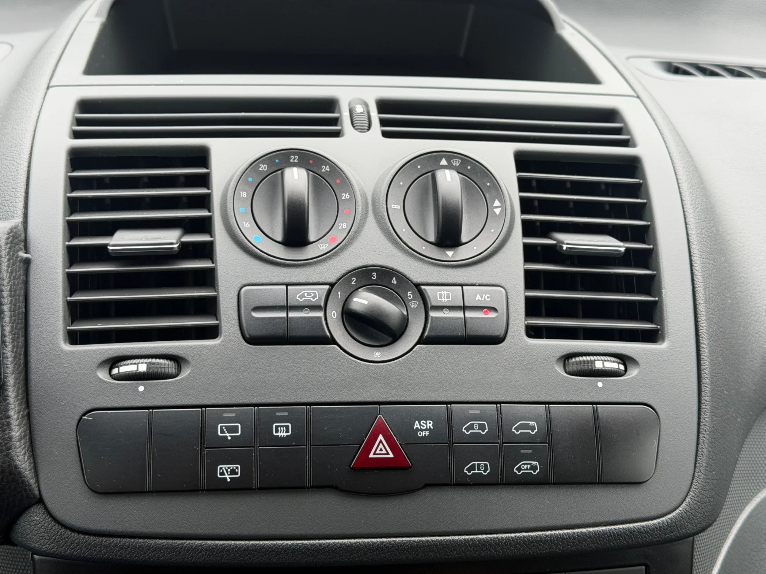 Mercedes-Benz Vito 2012 - 113CDI L1H1 4X4 Automaat Airco Trekhaak 186000KM zdjęcie 17