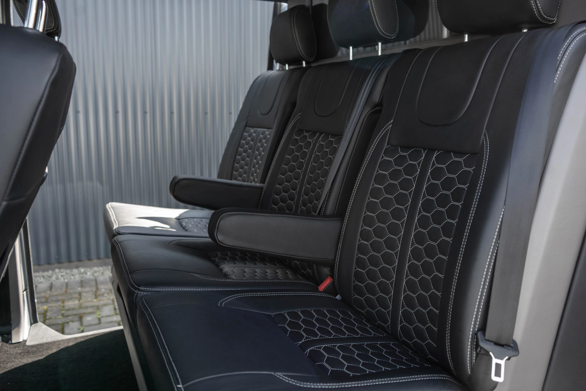 Volkswagen Transporter 2021 - T6.1 2.0 TDI L2H1 | BULLI | 150 PK | Automaat | LED | Camera | Carplay | PDC | Zijschuifdeur L+R zdjęcie 15