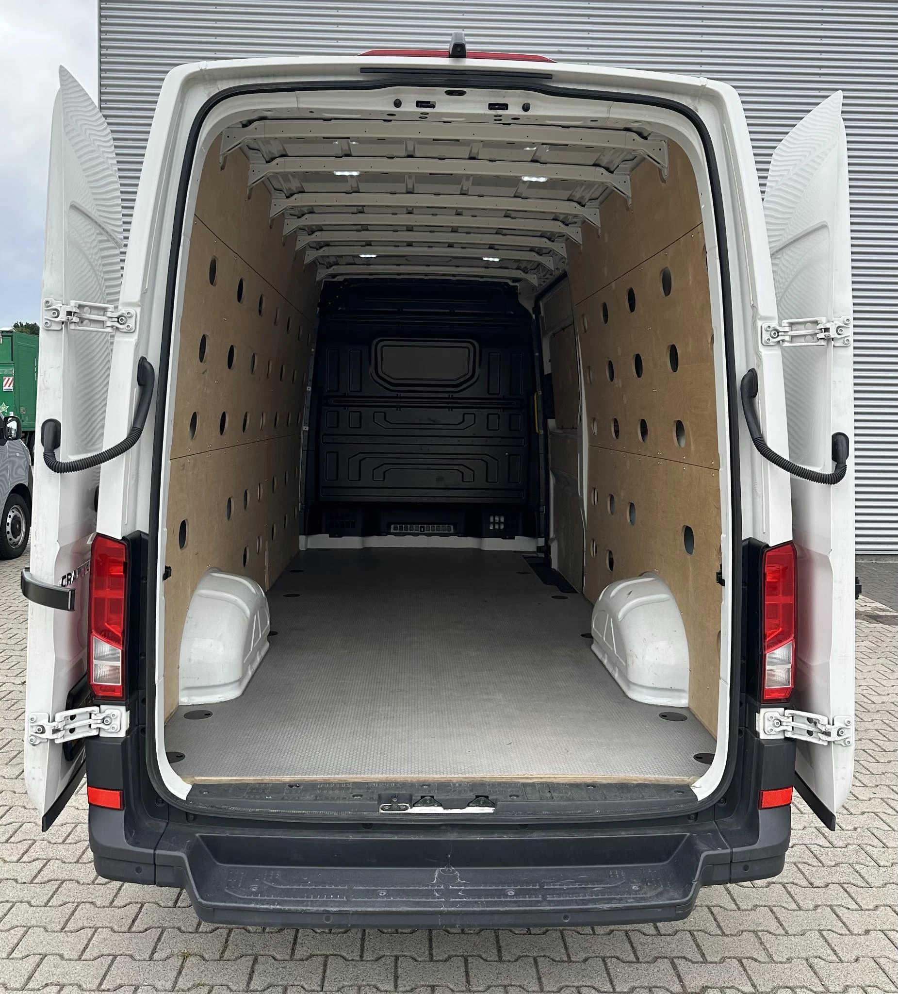Volkswagen Crafter 2023 - 35 2.0 TDI L4H2 Automaat 140 PK obrázek 10