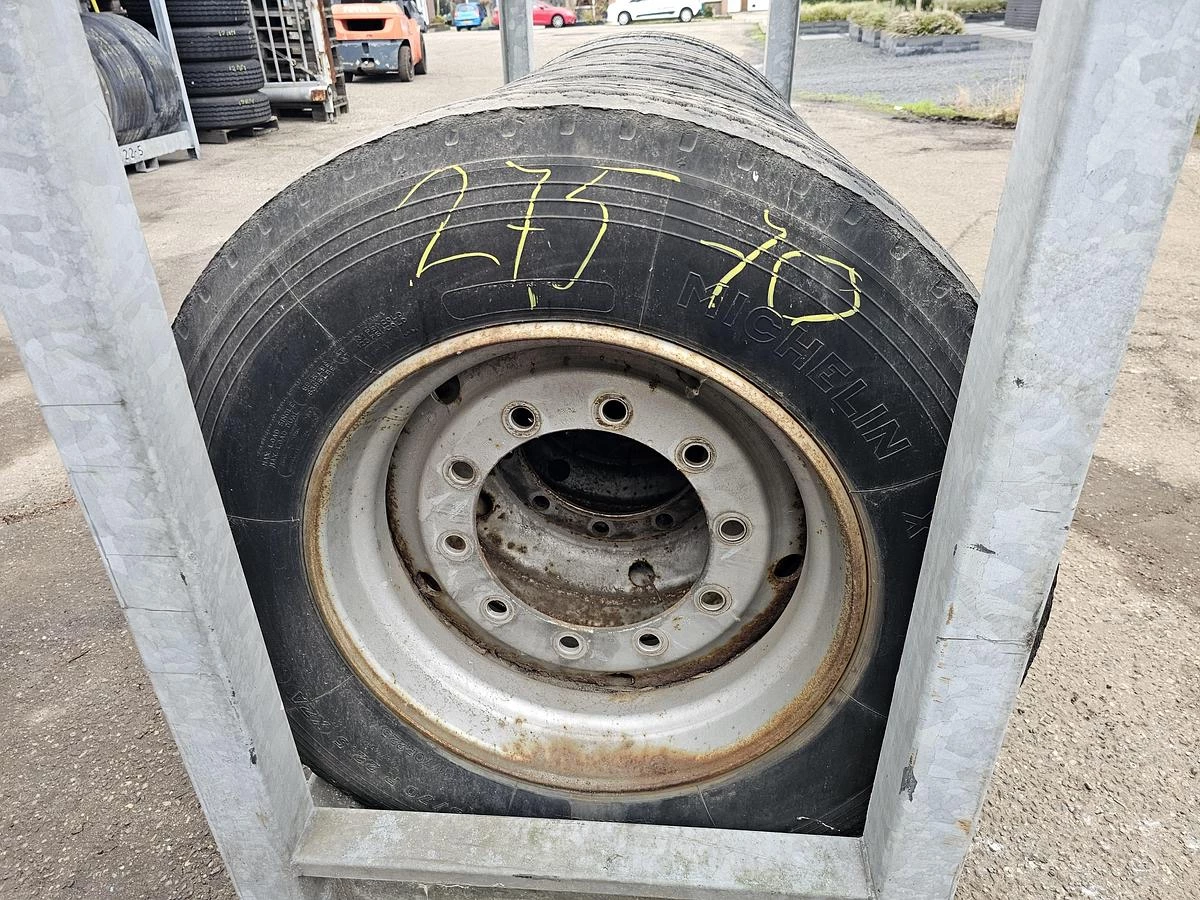 MICHELIN 275/70 R 22.5 ON RIM 2004 afbeelding 7