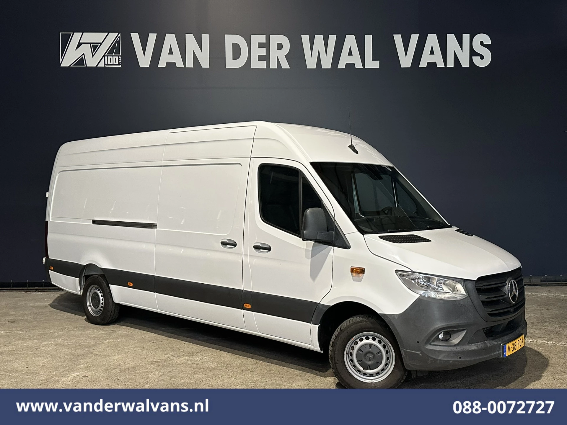 Mercedes-Benz Sprinter 2023 - 317 CDI 170pk L3H2 Euro6 Airco | 360 graden Camera | Navigatie | Apple Carplay | Cruisecontrol image 1