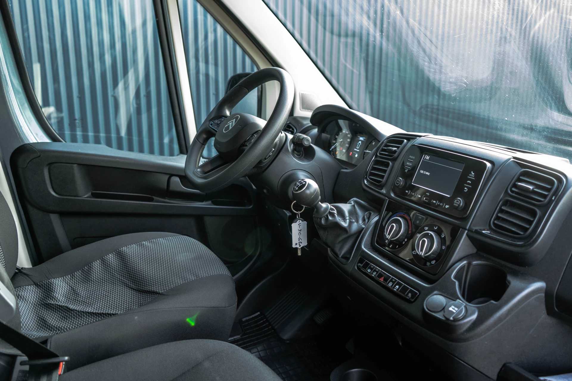 Citroën Jumper 2024 - 2.2 BlueHDi 120 L2H2 3.3t | NW Model | Camera | Led | Cruise | PDC | Airco immagine 2