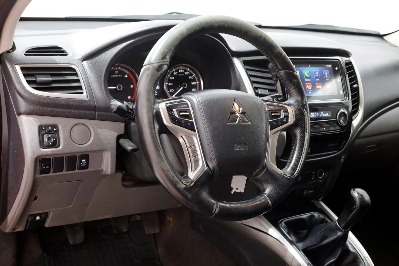 Mitsubishi L200 2018 - 2.4 DI-D 180pk Club Cab Intense 4x4 High/Low Gearing + Diff. Lock 12-2018 afbeelding 14