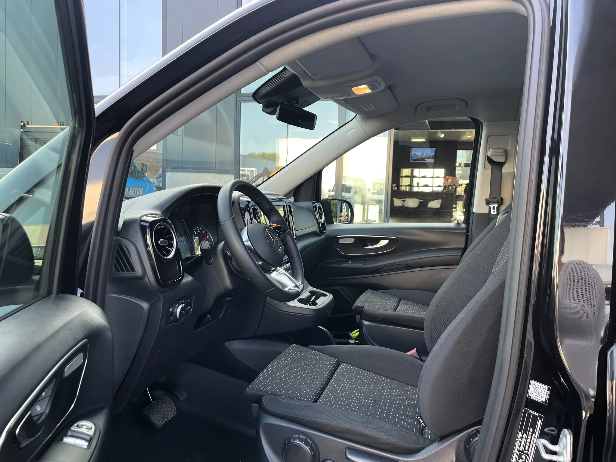 Mercedes-Benz Vito 2025 - *8zitpl**Navi*360°cam*AHK 2,5t*Zetelverwarming*Dubbele schuifdeur afbeelding 3
