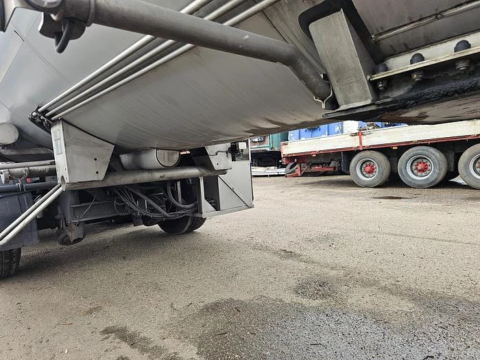 Magyar S43 EDD | MILK/ FOODSTUFF | 36000 LTR | 2 STEERING AXLE'S | DISC BRAKES. 2013 image 13