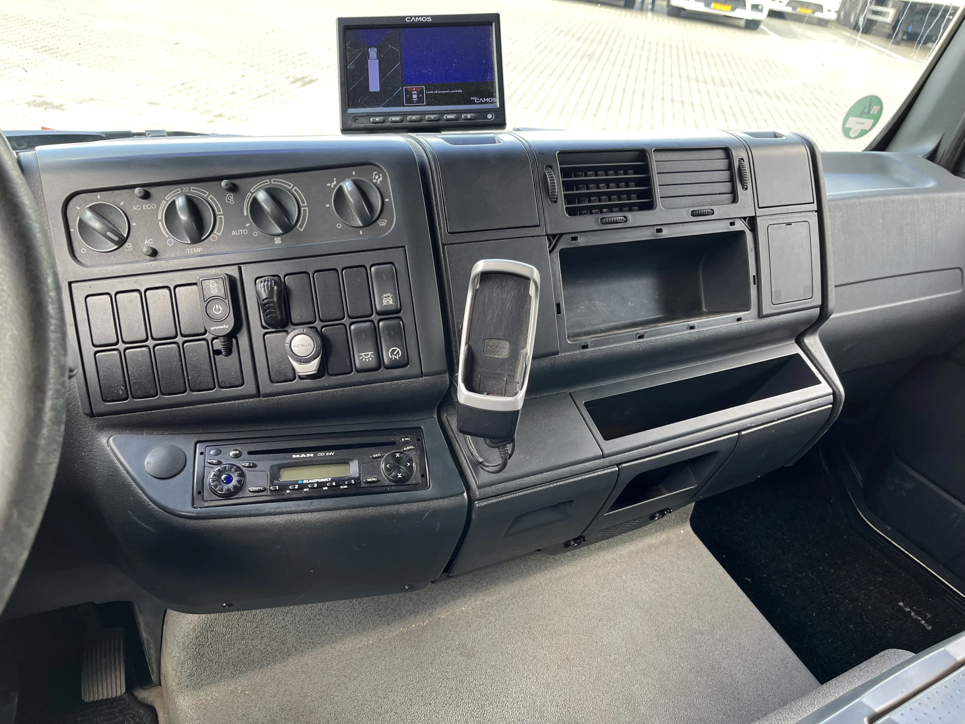 MAN TGL 2007 - 12.180 / 781 dkm / Oil Leak / Gearbox Problem afbeelding 5