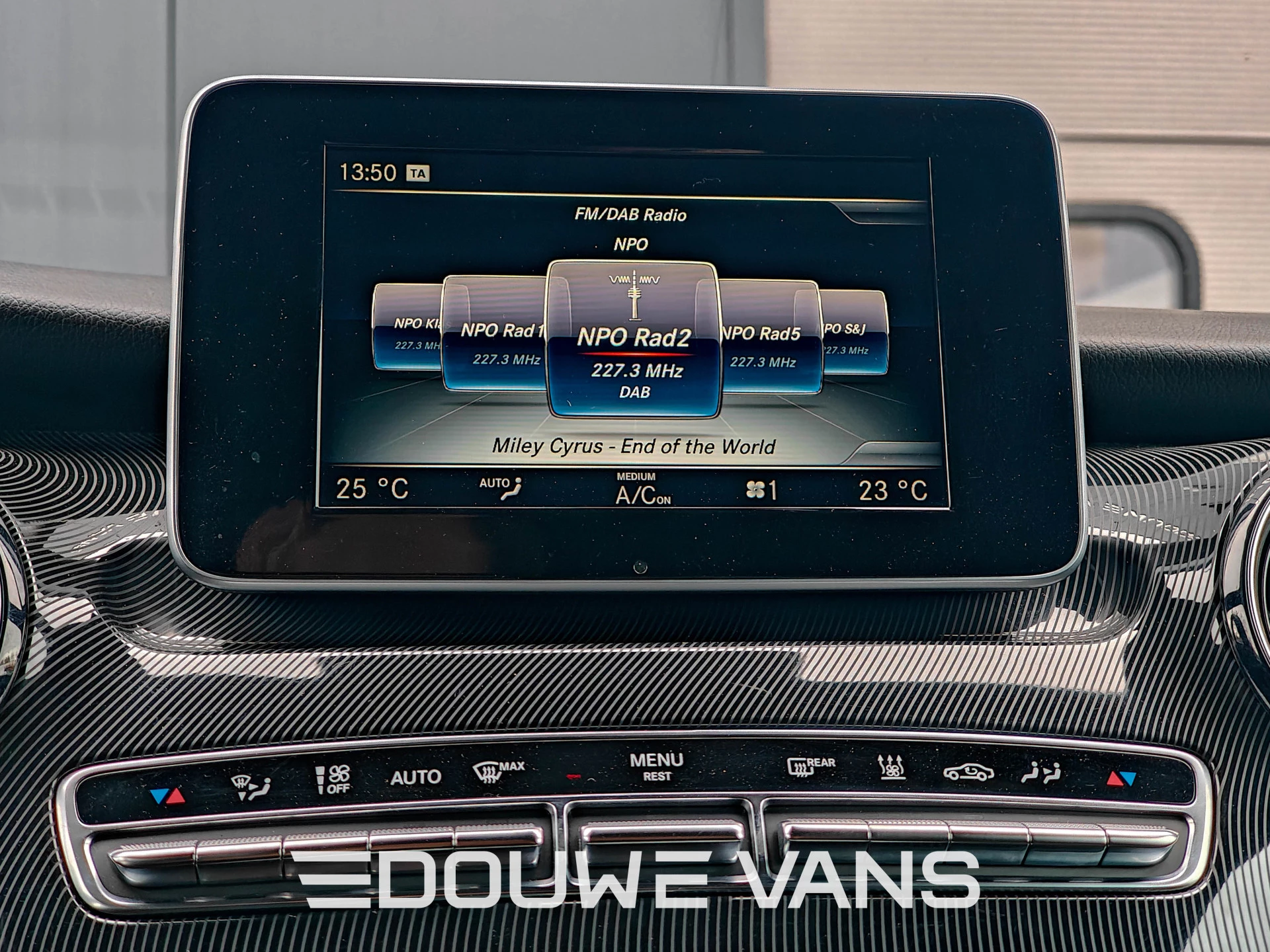 Mercedes-Benz V-Class 2019 - V220 L2 Edition Trekhaak LED Enkel Cabine Bild 19
