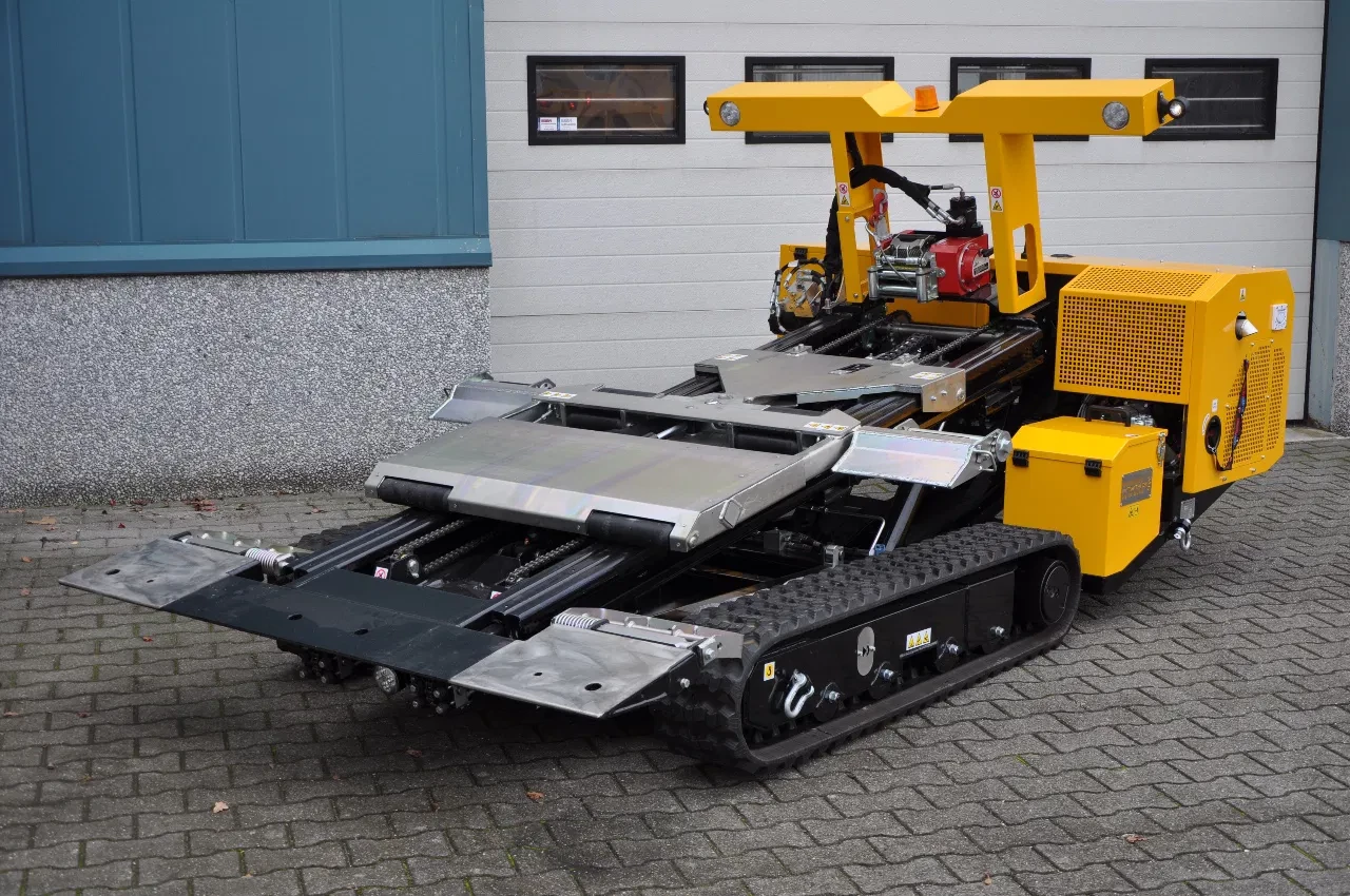 Towtrack benzine 2025 - Rupsvoertuig - Caterpillar truck afbeelding 3