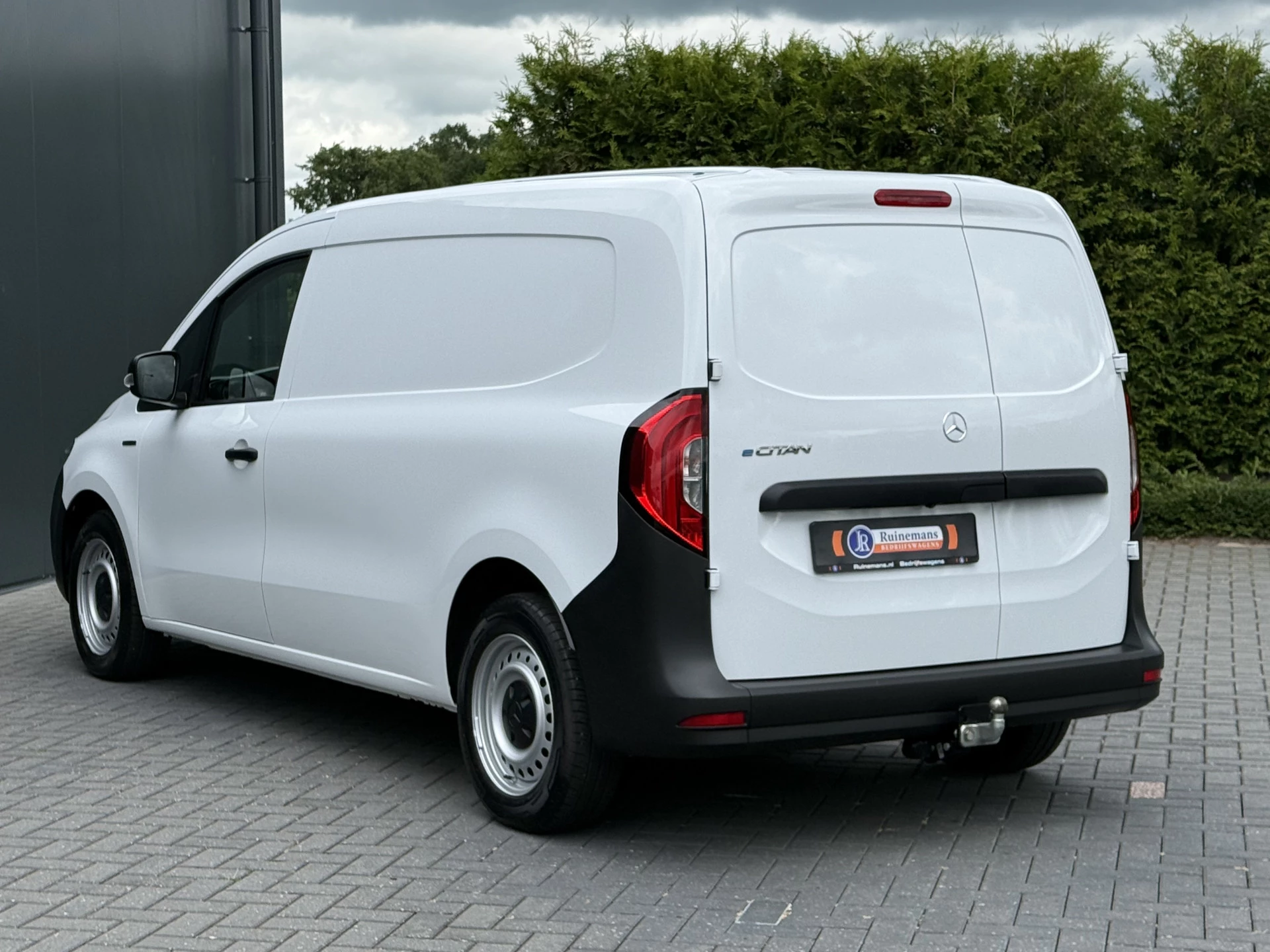 Mercedes-Benz eCitan 2023 - 112 Pro L2H1 / 51 kWh / 6.716 KM / ** RIJKLAAR ** / LED HIGH PERFORMANCE KOPLAMPEN / CAMERA / ECC / TREKHAAK / STOELVERW изображение 5