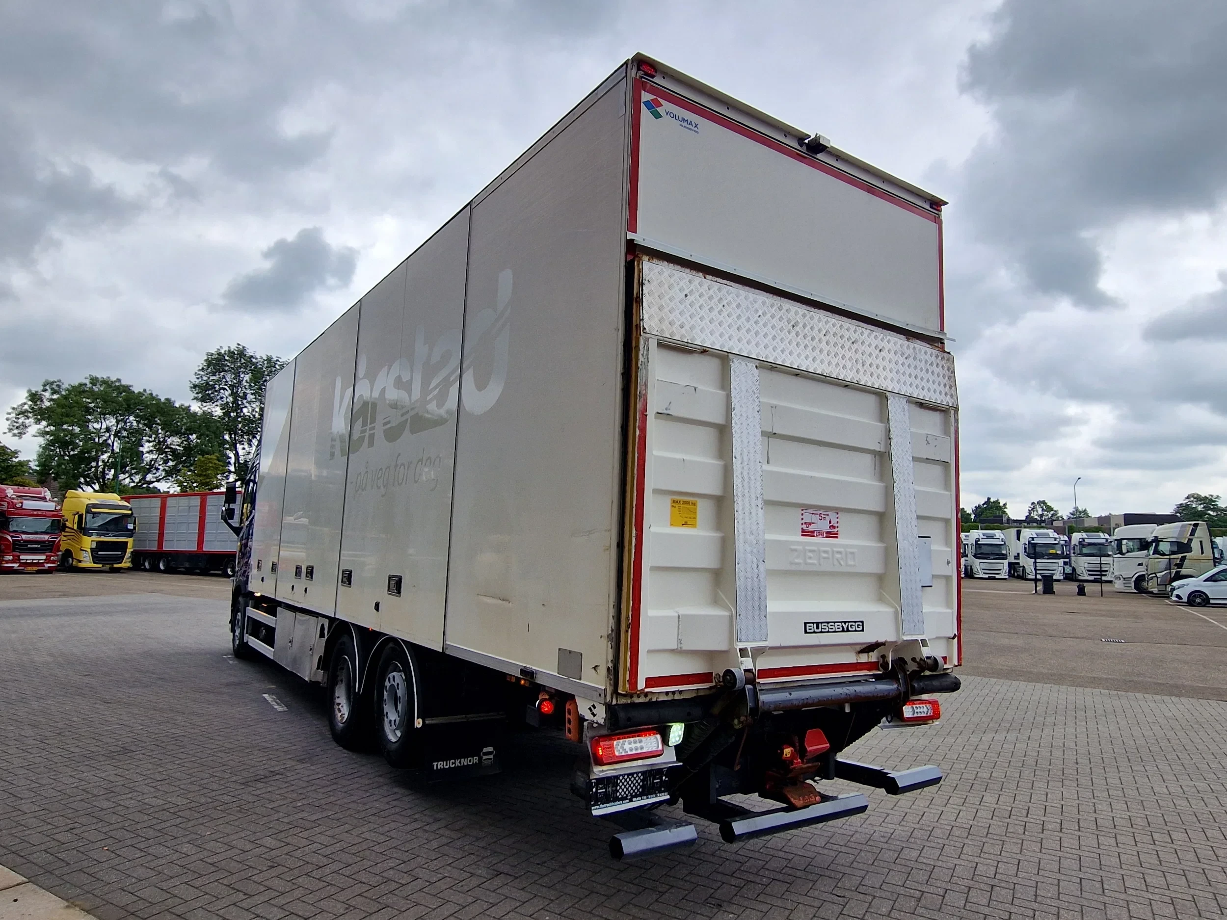 Volvo FH 2019 - 13.460 6X2 - full air - WB600 - Leather seats - side opening изображение 5