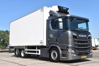 Scania R 2024 - R530 V8 NGS 6x2*4LB + CARRIER SUPRA 550 - SUPER - LIKE NEW - ONLY 71 TKM - NEW TACHO - FULL AIR - PARK. AIRCO - WHEELBASE: 475 CM - LED - afbeelding 2 miniatuur