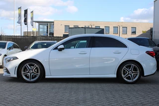 Mercedes-Benz A-Class 2020 - 180 AUT7 AMG LINE WIDESCREEN NAVI CAMERA CARPLAY NL AUTO изображение 6