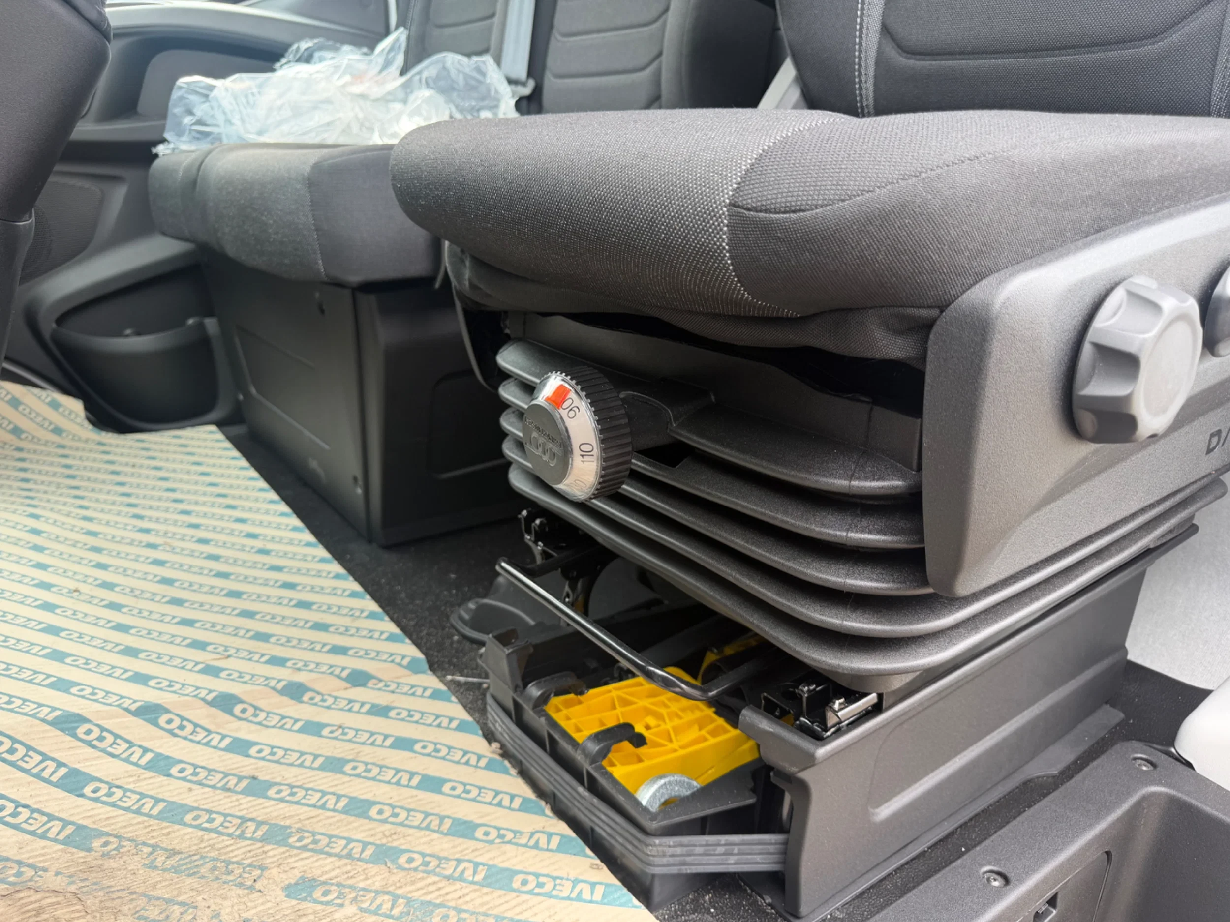 Iveco Daily 2024 - 35S18 L4H2 Automaat Airco Navi Cruisecontrol BPM VRIJ afbeelding 13