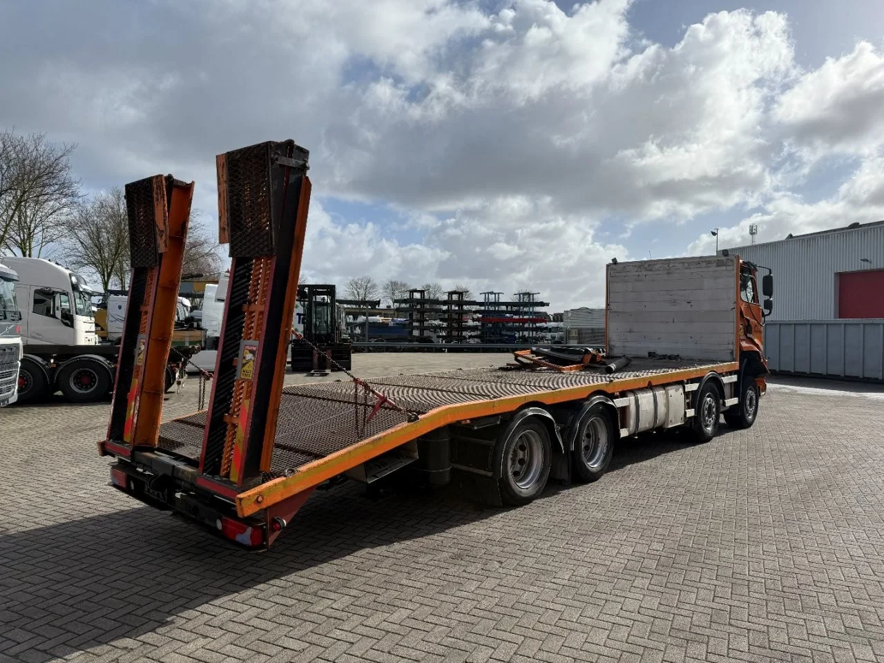 DAF CF460 2015 - / 8X2 / HYDRAULICS / WINCH / 353308 KM / PLATEAU / AUTOMATIC / EURO-6 / 2015 afbeelding 5