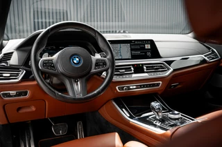 BMW X5 2023 - xDrive 45e High Executive | M sport | Panoramadak | 22" LMV | Laserlight | Memory Seats | Harman Kardon | Camera | Carplay | Cognac Leder bild 10