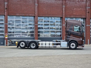 Volvo FH 2018 - 13.500 Globetrotter 6x2*4 - BDF - 4.90 WB - Full air - image 9