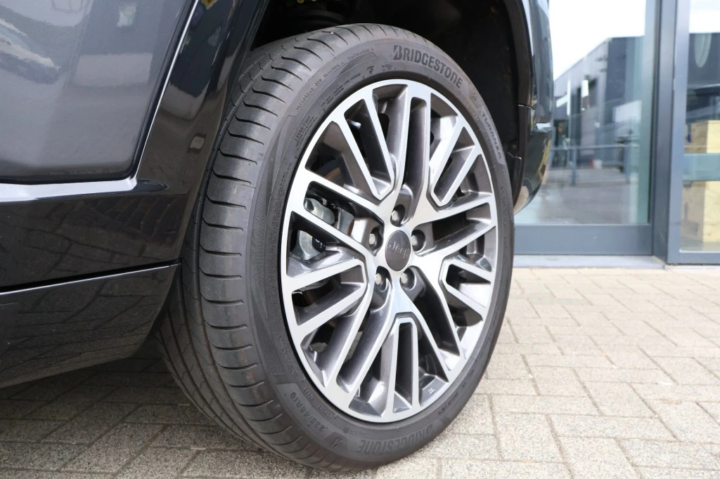 Jeep Compass 2025 - 1.5T SUMMIT e-HYBRID Automaat / Vol leder / 19 inch afbeelding 9