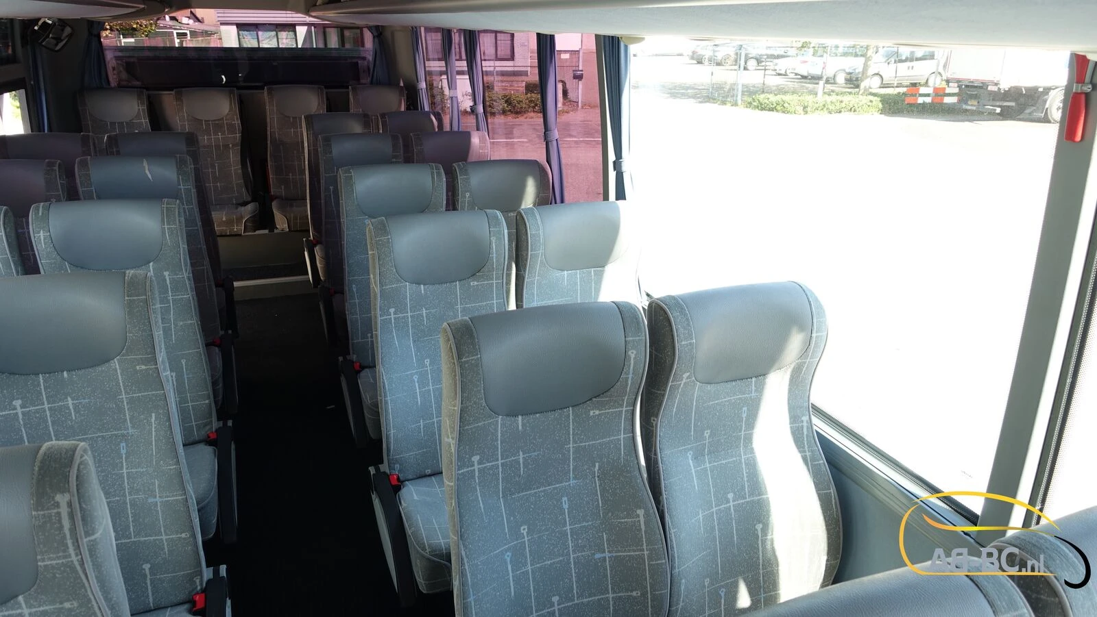 Isuzu Turquoise 30 seats EURO 6 2016 afbeelding 56