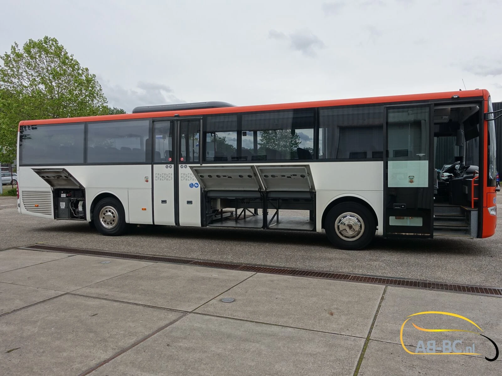 Mercedes-Benz Intouro 49 Seats Liftbus EURO 6 2016 image 21